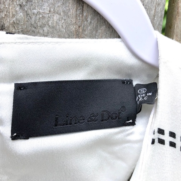 *Line & Dot | Ryder Pleat Maxi Dress Size M - Picture 4 of 11